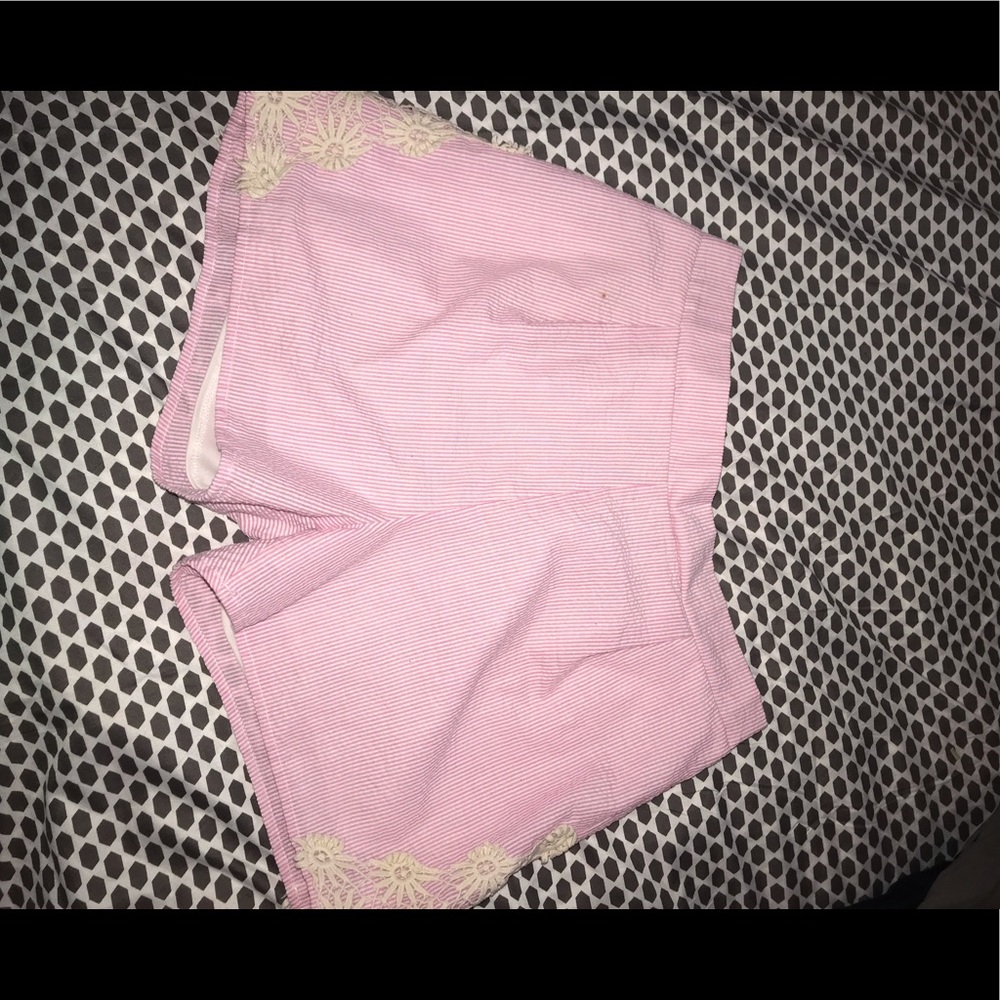 Searsucker pink shorts